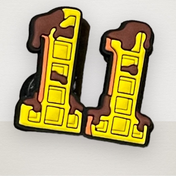 Designer Logo Crocs Charm - Picture 3 of 3